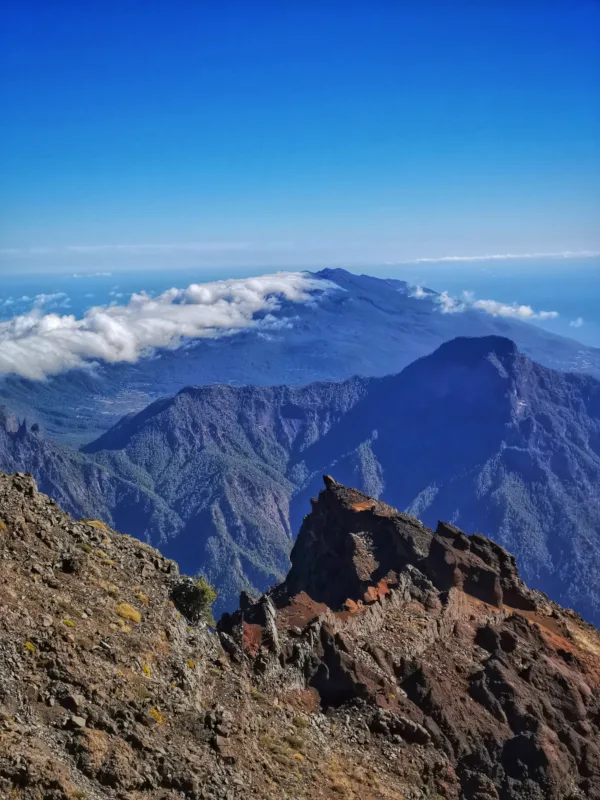 Panorámica desde el pequeño sendero que circunda el Roque de los Muchachos.
