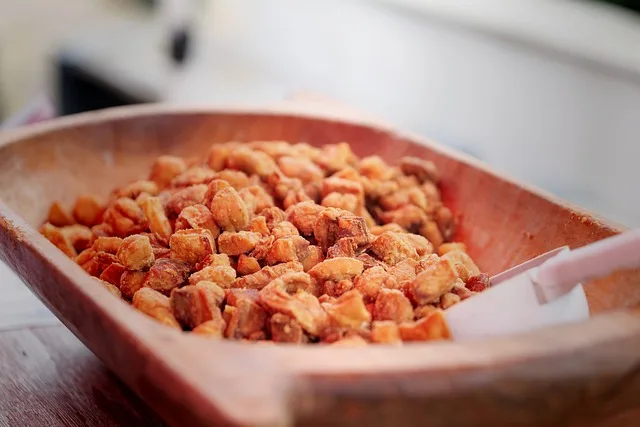Chicharrones que deben cubrir con gofio.