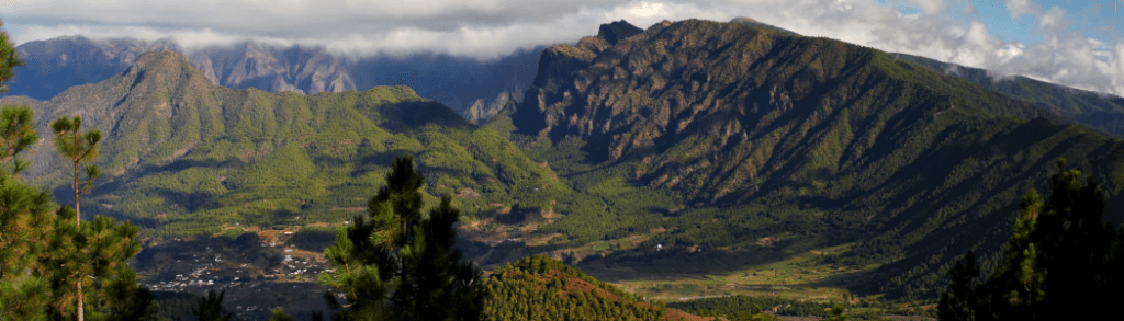 Imagen que muestra la isla de la Palma vista desde el cielo.